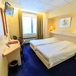 Hotel Pacific