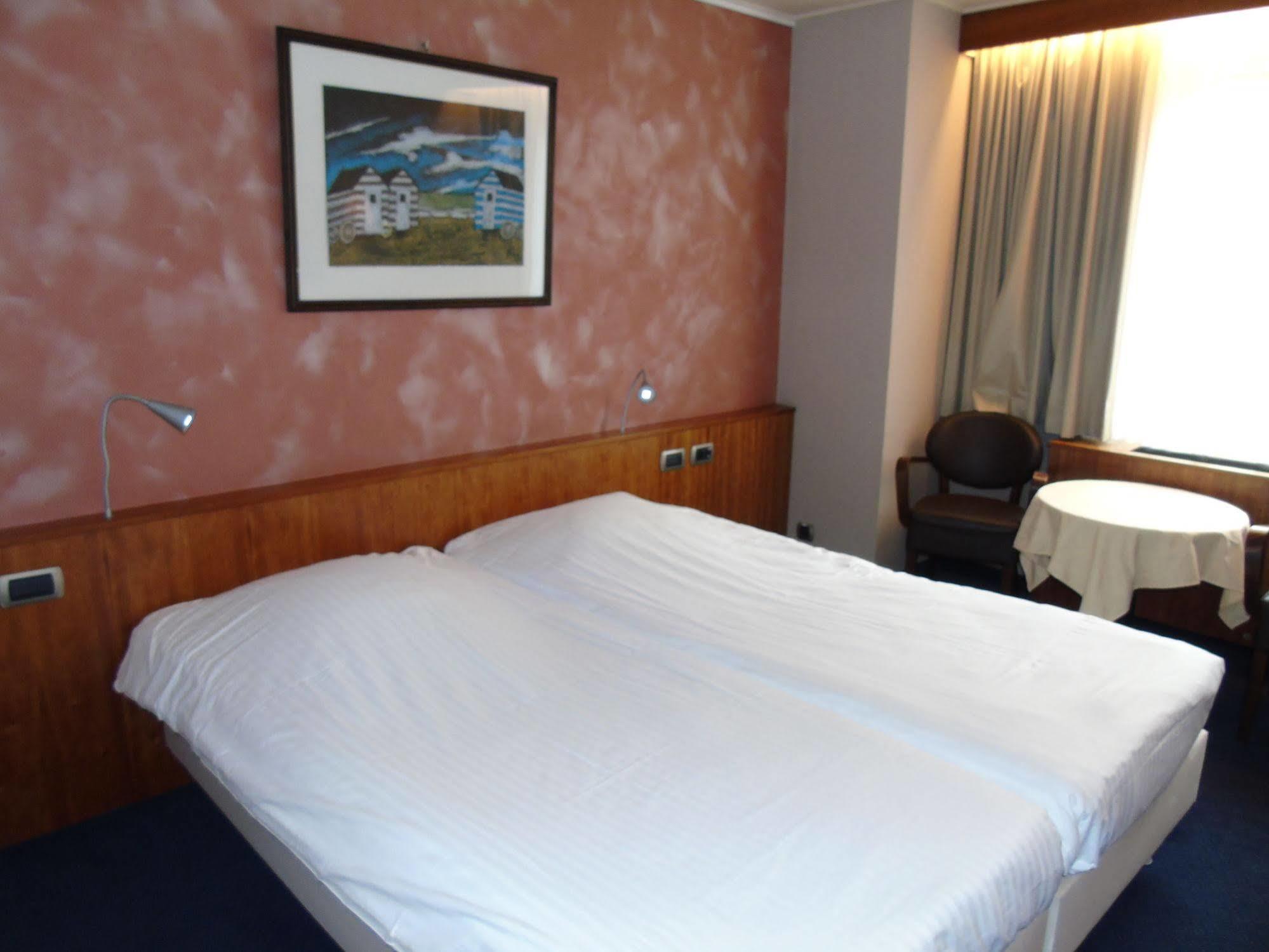 Pacific Hotel 3*