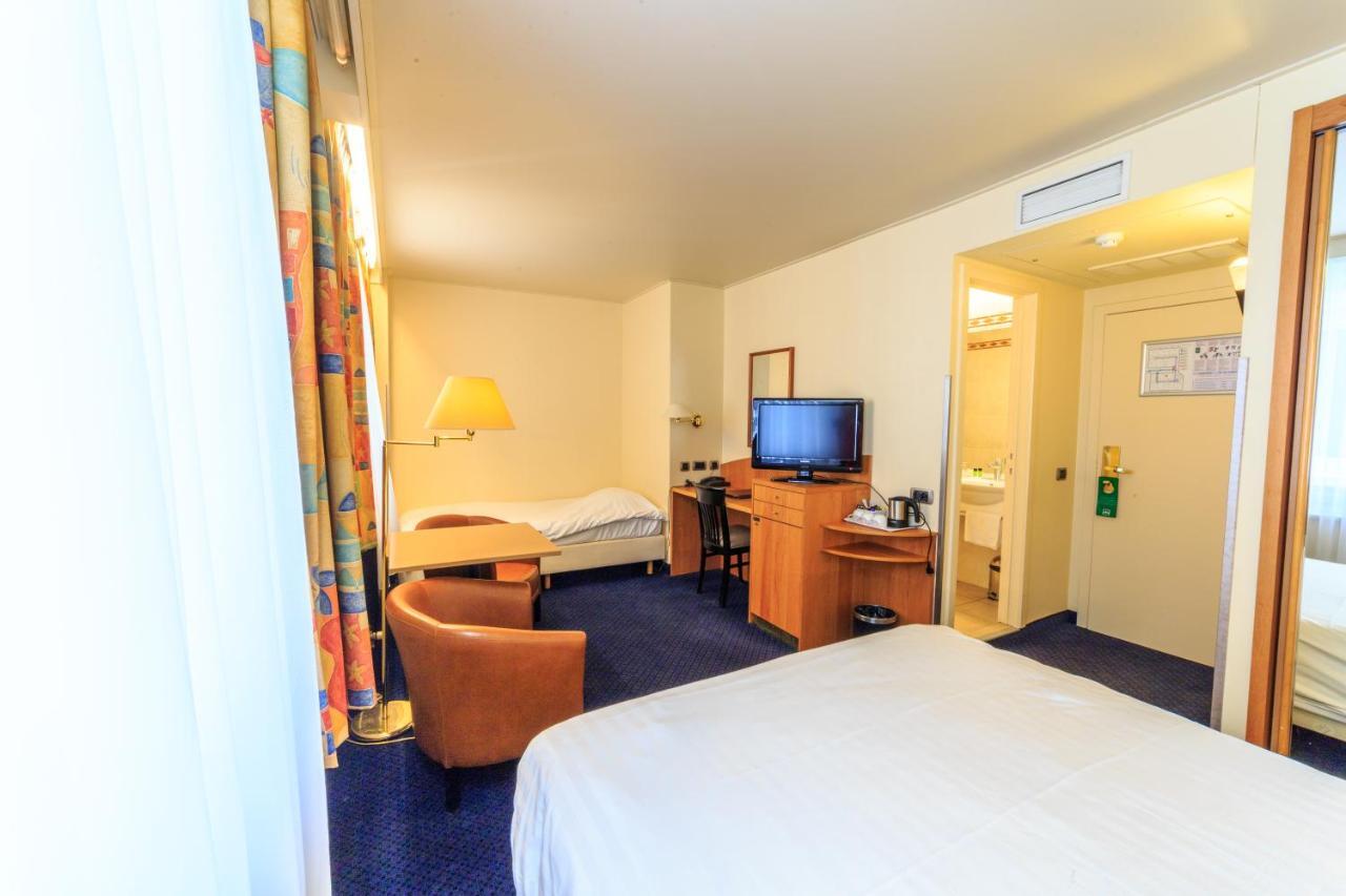 Pacific Hotel